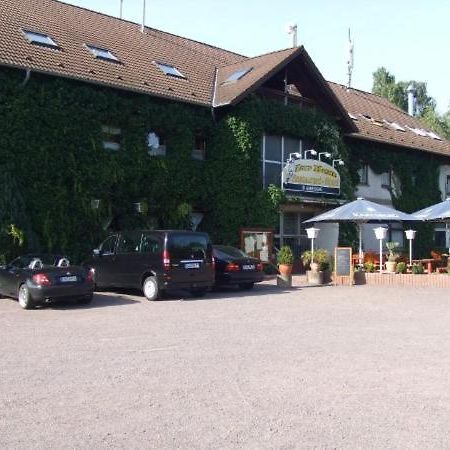 Hotel Restaurant Zur Hexe Überherrn エクステリア 写真