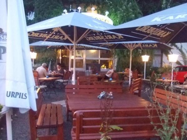 Hotel Restaurant Zur Hexe Überherrn エクステリア 写真